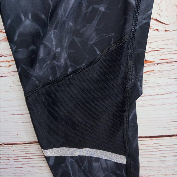 Sweaty Betty Zero Gravity HR 7/8 Running Leggings Black/Gray Marble Tie Dye Sz S - Picture 8 of 10